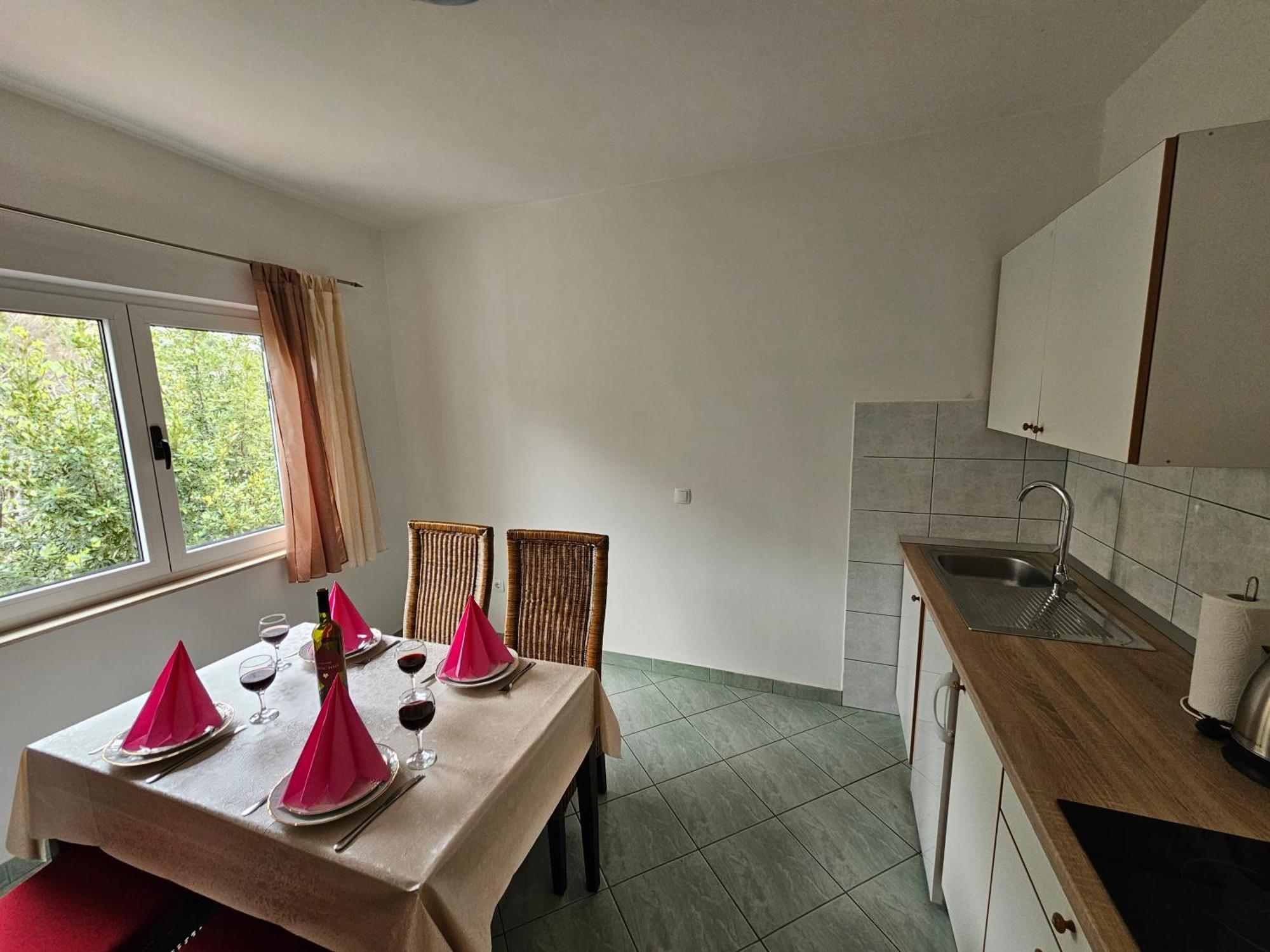 Apartments Kovac Makarska Quarto foto