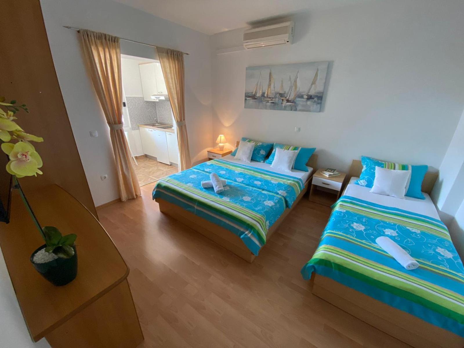 Apartments Kovac Makarska Quarto foto