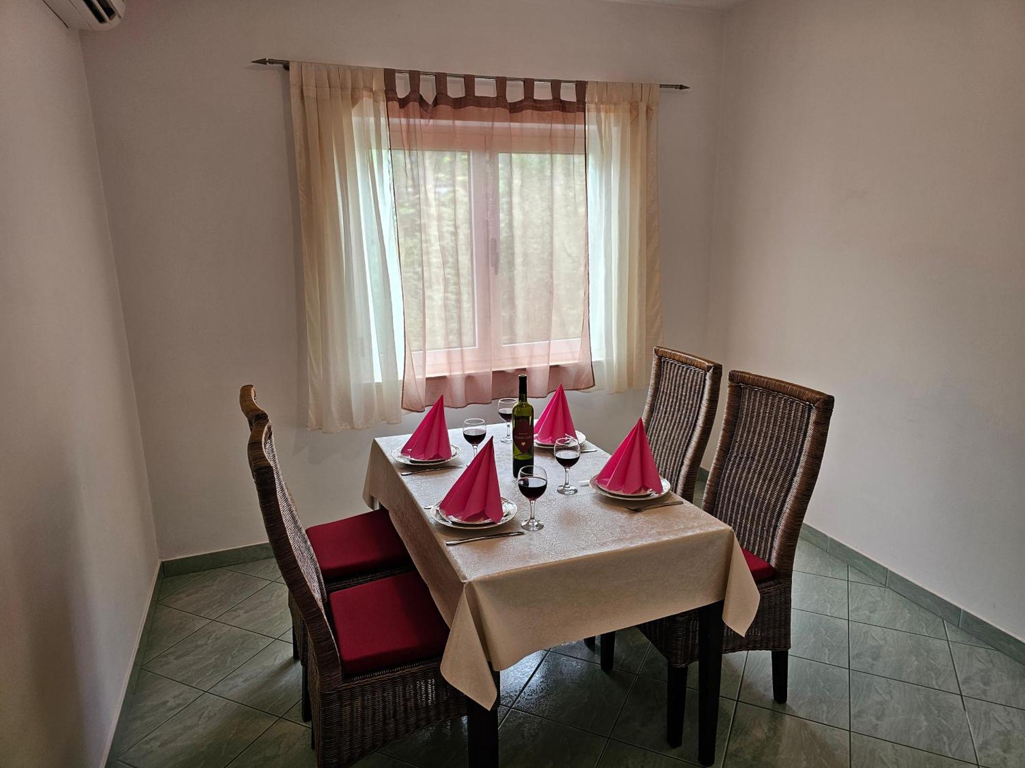 Apartments Kovac Makarska Quarto foto