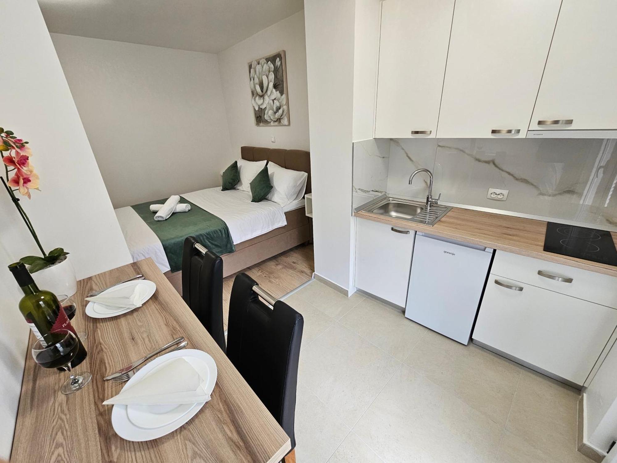 Apartments Kovac Makarska Exterior foto