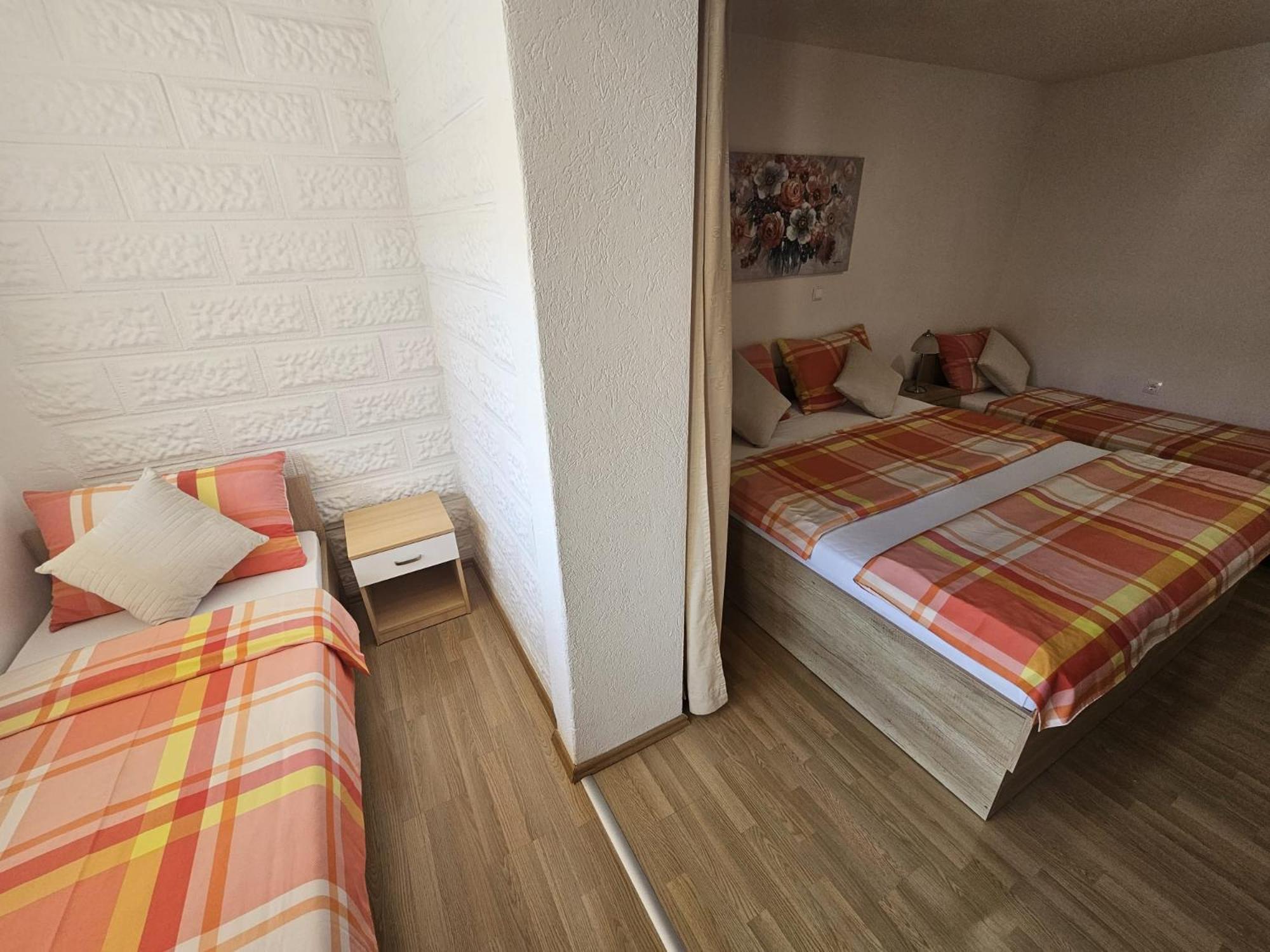 Apartments Kovac Makarska Quarto foto