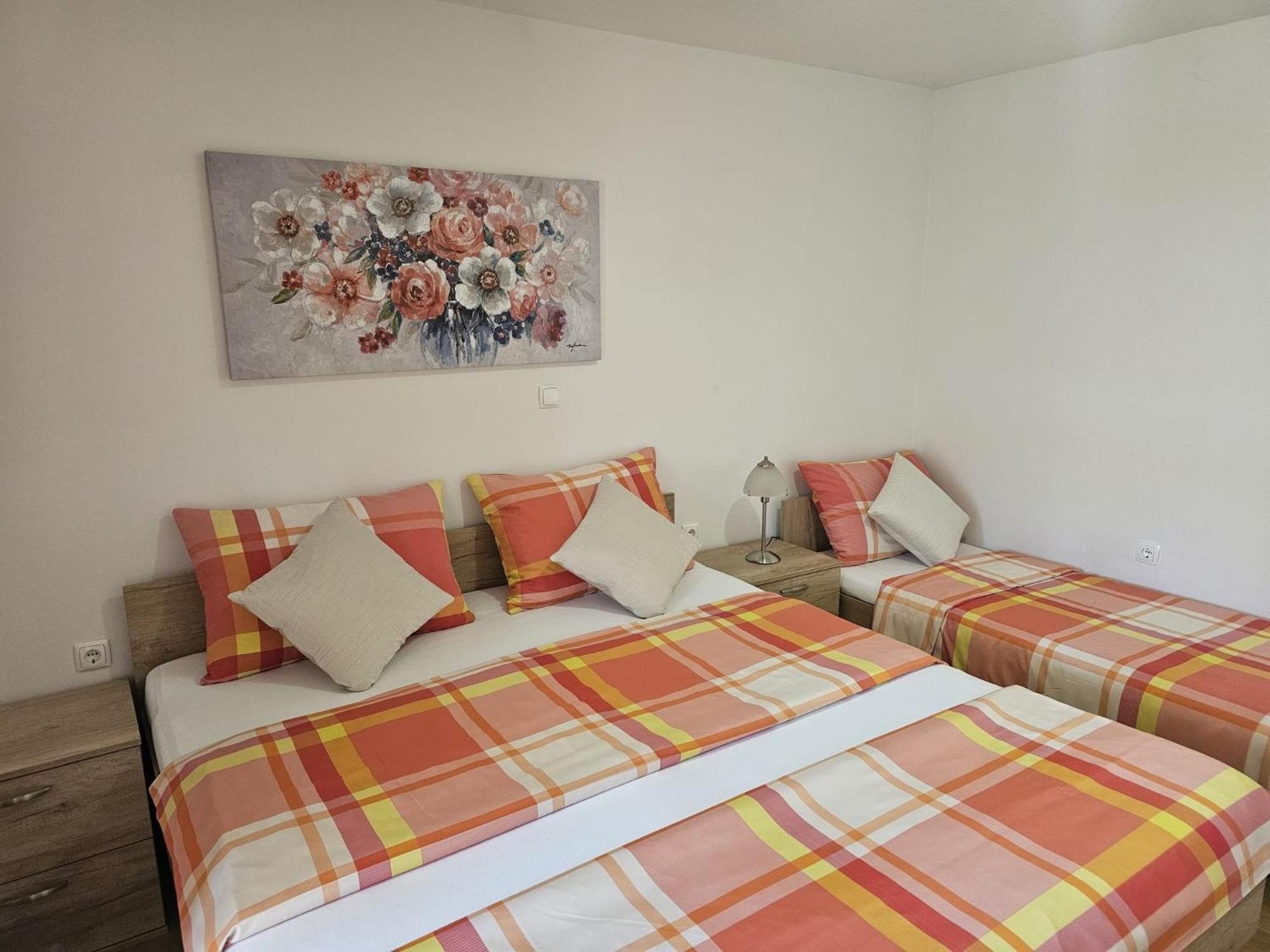 Apartments Kovac Makarska Quarto foto